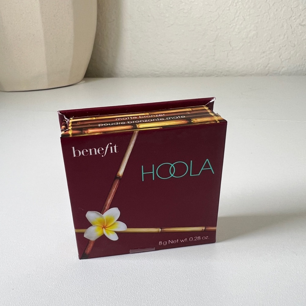 Benefit Cosmetics Hoola matte Bronzer.